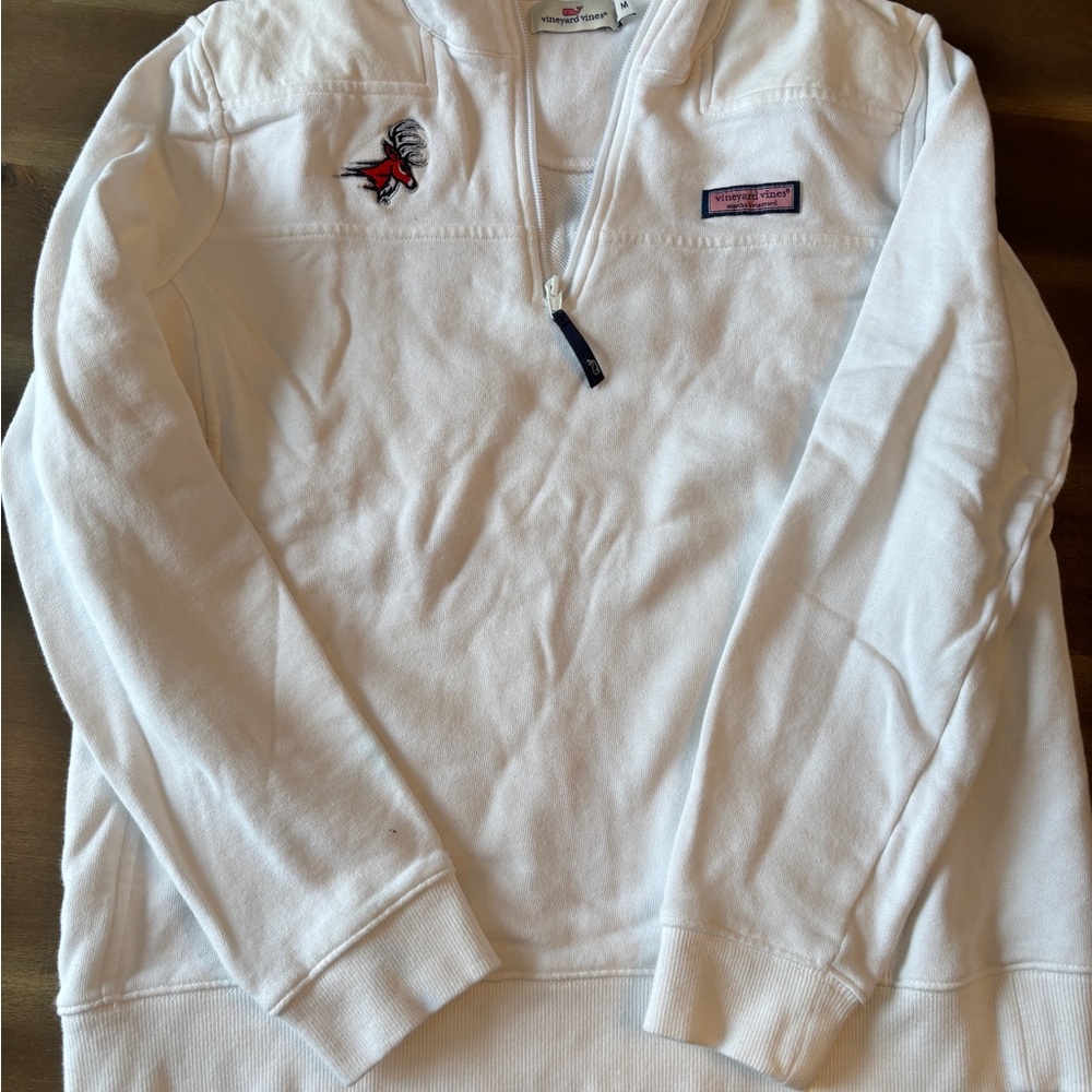 Vineyard Vines White Quarter-Zip Sweatshirt with Small Red Accent